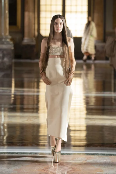 Look 23